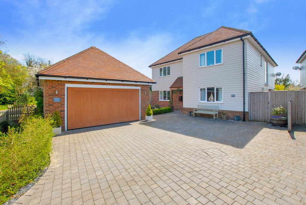 Teddars Leas Road, Etchinghill, CT18 4 bed detached house for sale £