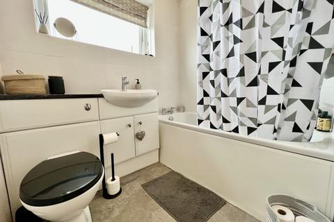 48 Crummock Gardens, Beith, KA15 2HE