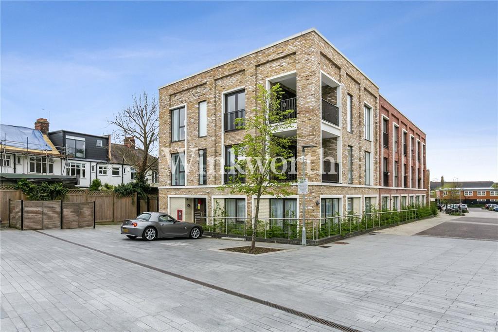 Apple Tree Road, London, N17 2 bed apartment £350,000