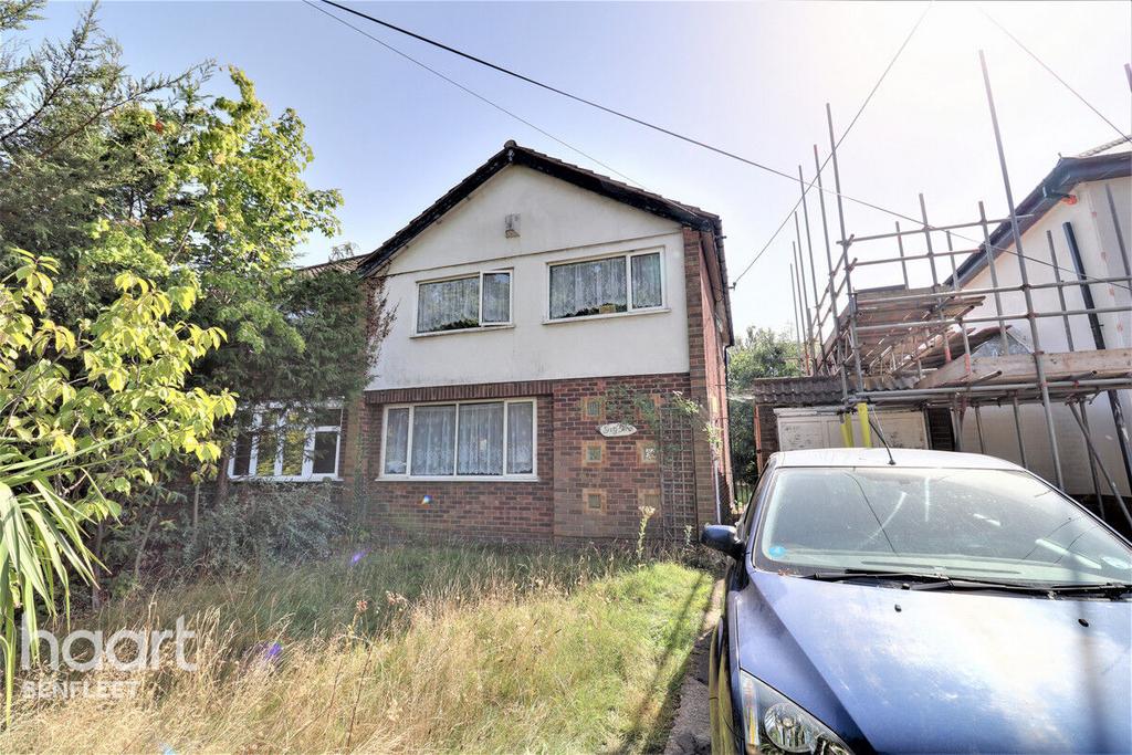 The Chase, Benfleet 3 bed semidetached house for sale £400,000