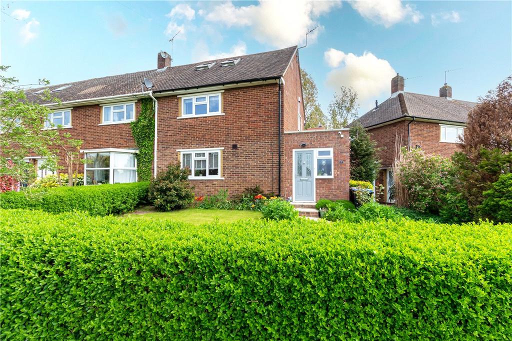 Wheatley Road, Welwyn Garden City... 3 bed end of terrace house £465,000