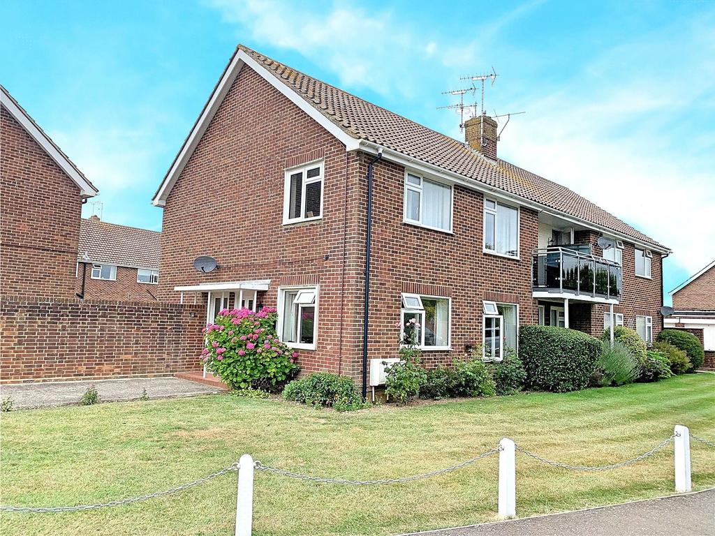 Cove Road, Rustington, Littlehampton... 2 bed flat £250,000
