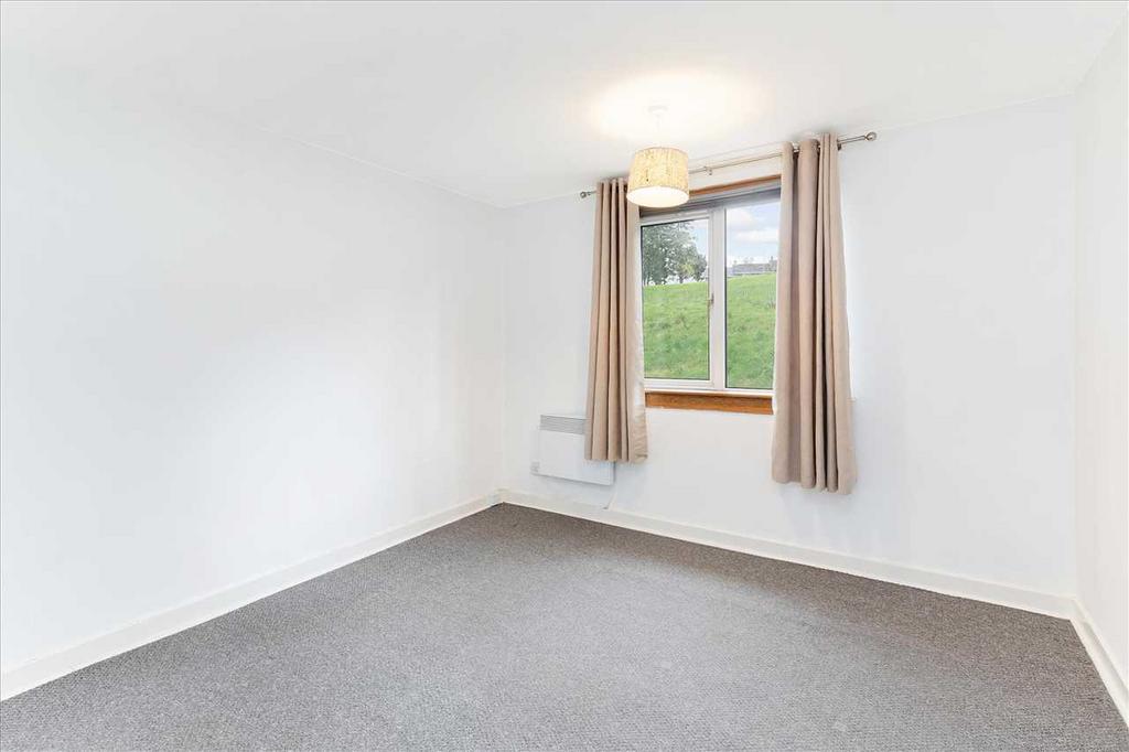 Bedroom One (3)