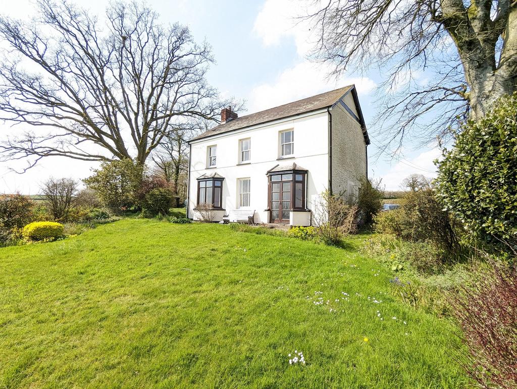 Llwyn Yr Ynn, Dryslwyn, Carmarthenshire, SA32 8SE. 4 bed detached house