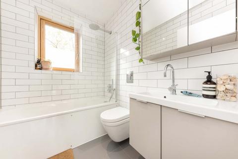 1 bedroom apartment to rent, Eastway, London, E9