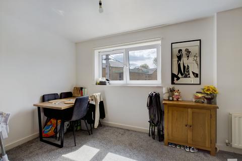 89 Beeches Bank, Sheffield, S2 3RL