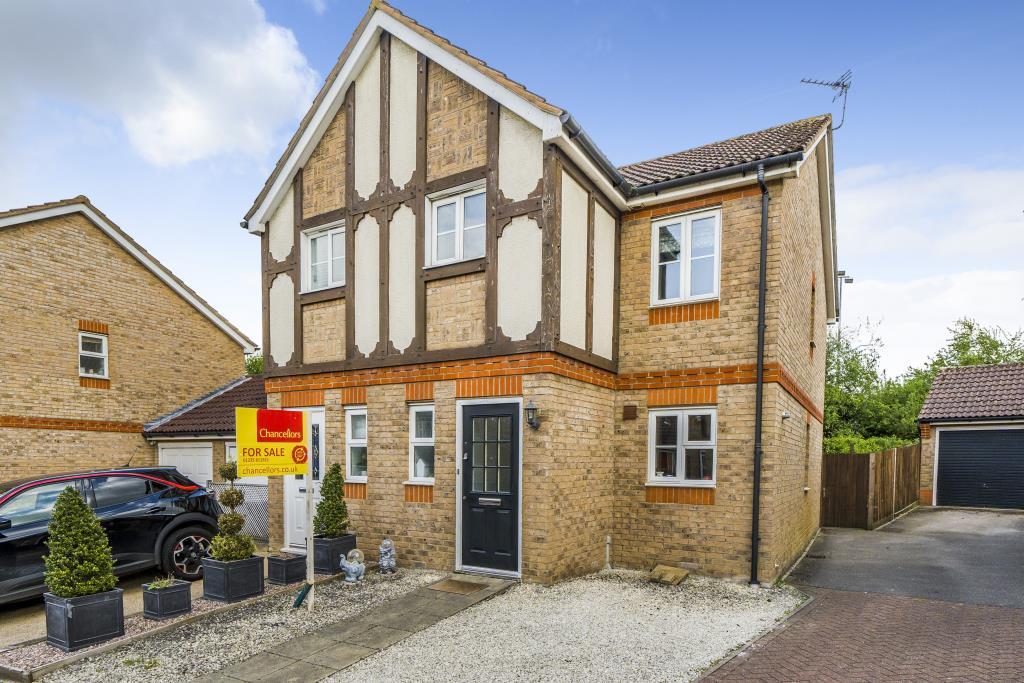 Didcot, Oxfordshire, OX11 2 bed semidetached house for sale £335,000