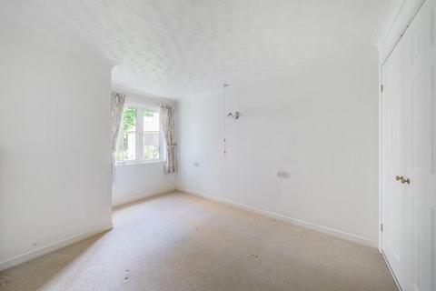 2 bedroom retirement property for sale - Windrush Court,  St Marys Mead,  OX28