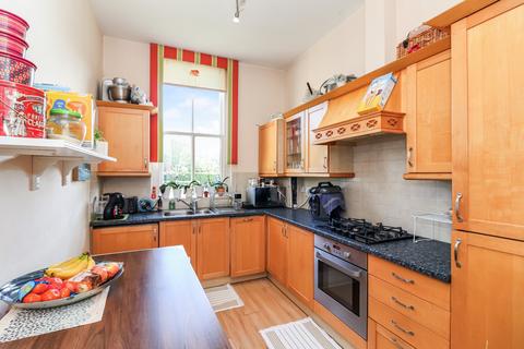 2 bedroom flat for sale, Leavesden Court, Mallard Road, Abbots Langley, Hertfordshire, WD5