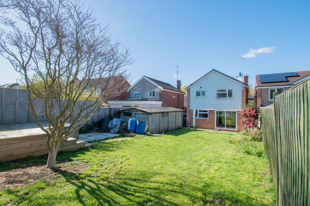 Lubbesthorpe Road, Leicester 3 bed detached house for sale £325,000