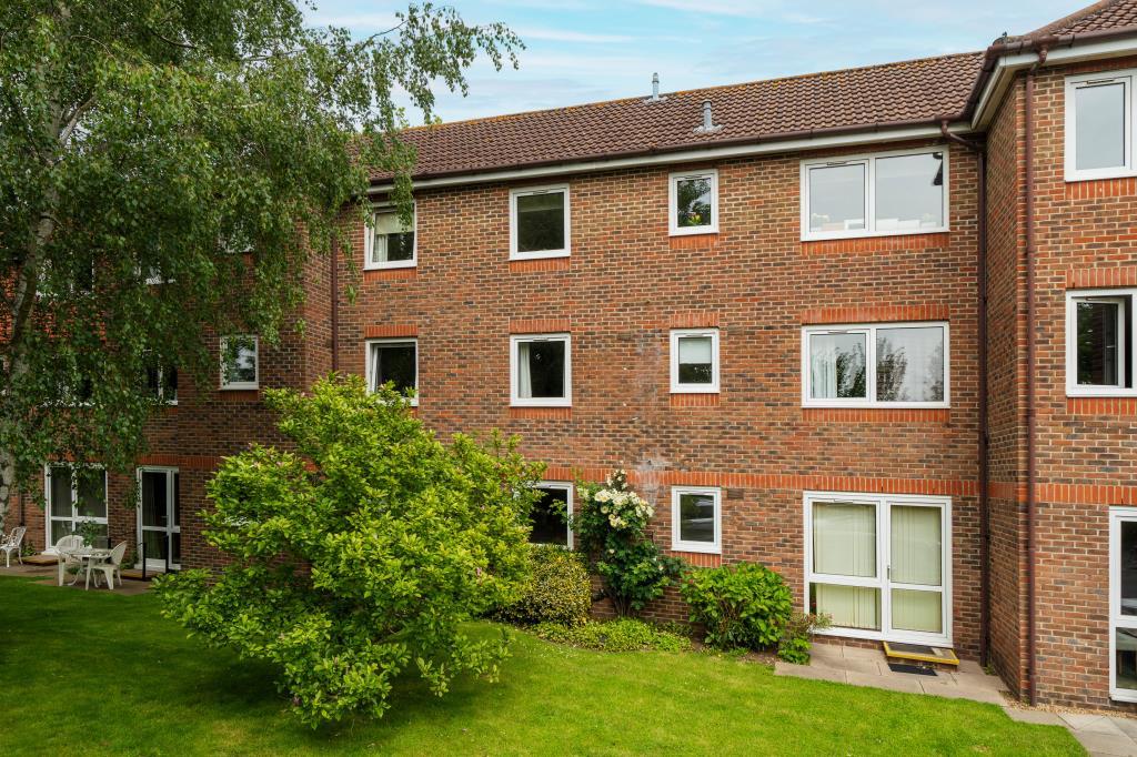 Windsor, Berkshire, SL4 1 bed retirement property for sale £140,000