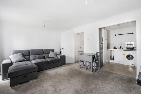 undefined, Varsity Drive, Twickenham, TW1