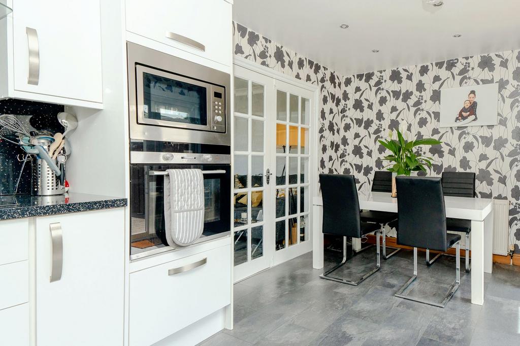 Fitted Kitchen/Dining Room