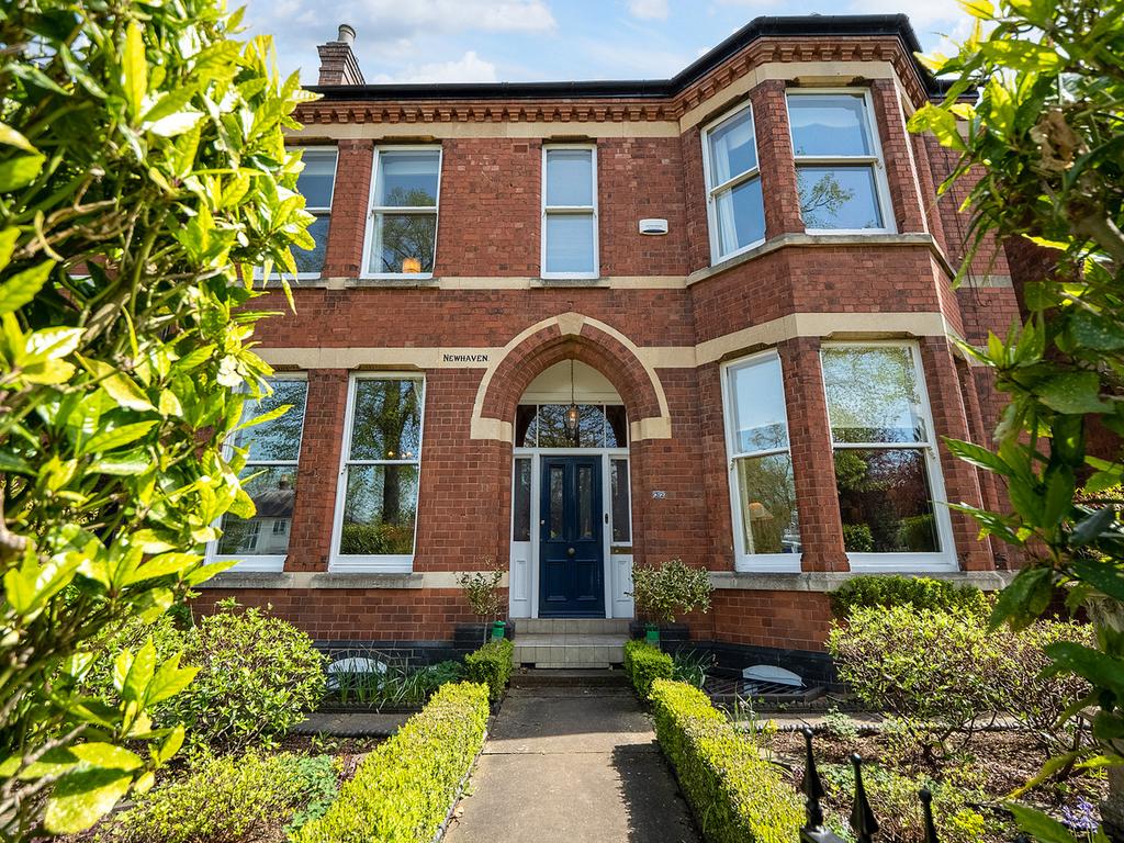 Lillington Road, Leamington Spa, Warwickshire CV32 5YY 8 bed detached