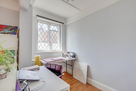 3, Hamlet Court Canewdon Road, Westcliff-on-sea, SS0 7HE