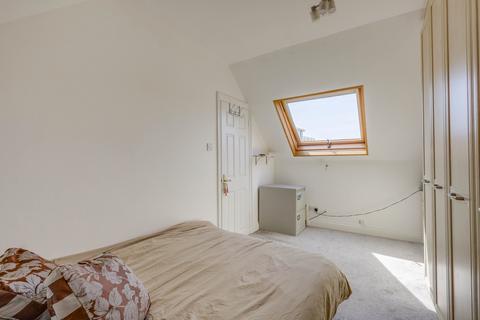 3, Hamlet Court Canewdon Road, Westcliff-on-sea, SS0 7HE