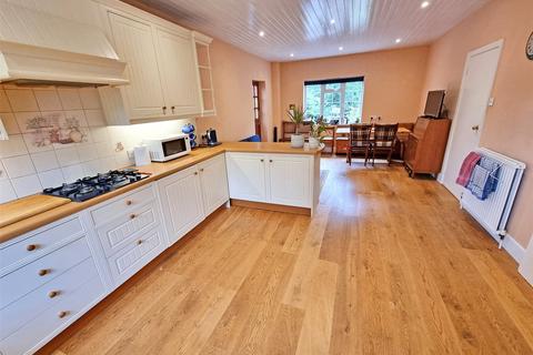 5 bedroom detached house for sale, Barrs Avenue, New Milton, Hampshire, BH25