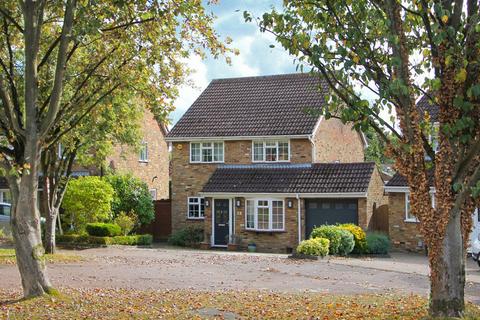 4 bedroom detached house for sale, Meadow Close, Datchworth, Hertfordshire, SG3