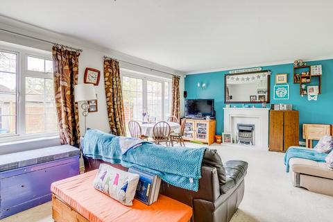 5 Meadow Close, Datchworth, Knebworth, SG3 6TD