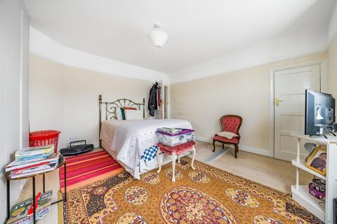 65 Woodham Road, London, SE6 2SB