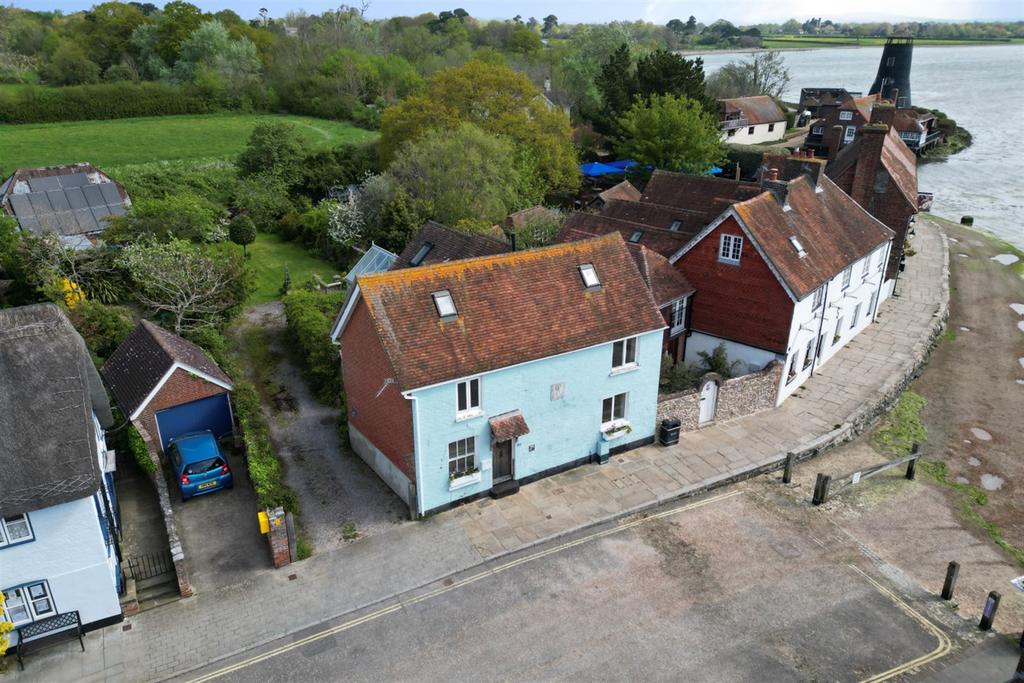 Langstone High Street, Langstone, PO9 3 bed detached house for sale £