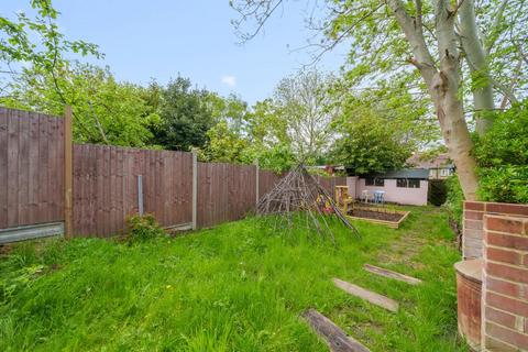 30 Hill Road, London, N10 1JG