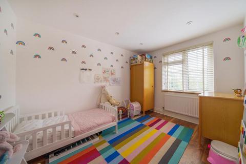 30 Hill Road, London, N10 1JG
