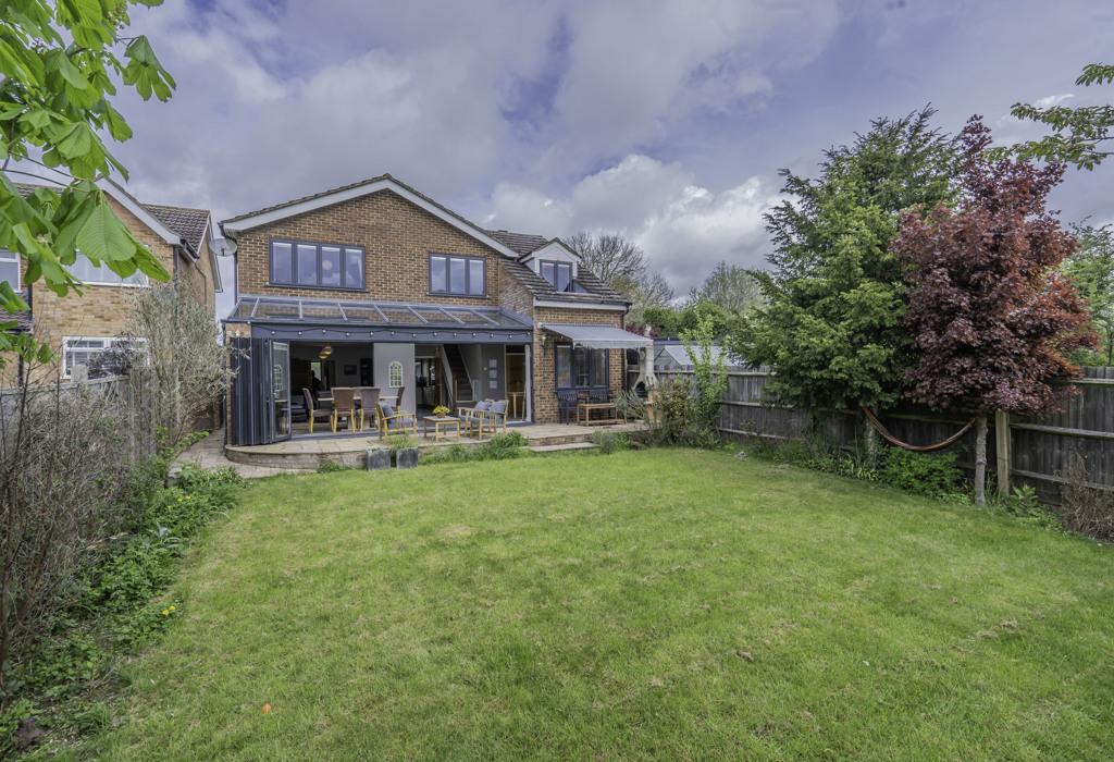 Gilbert Close, Old Bletchley, Milton Keynes MK3 4 bed detached house