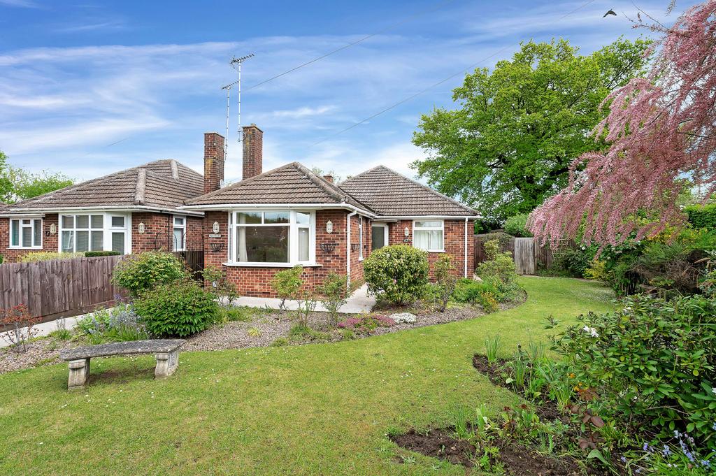 Francis Gardens, Peterborough, PE1 3 bed detached bungalow £250,000