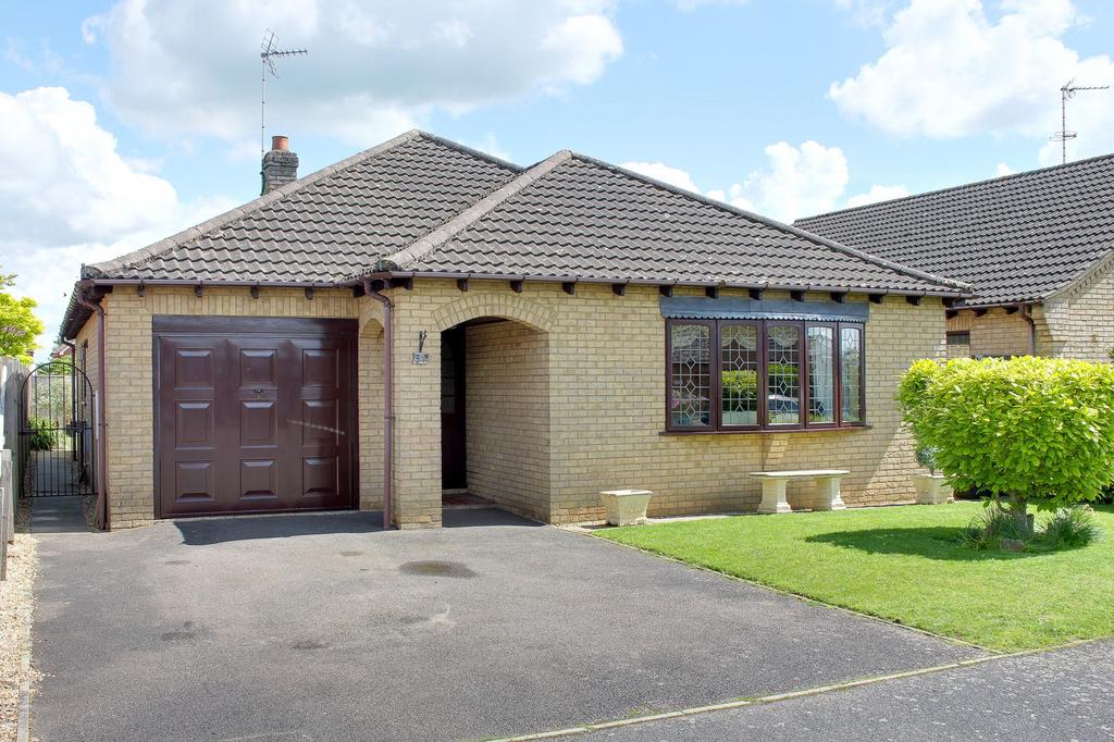 Ingham Hall Gardens, Parson Drove, PE13 3 bed detached bungalow for
