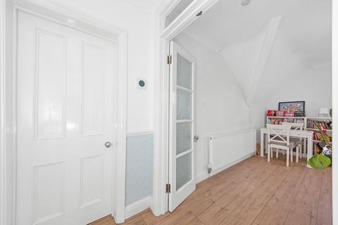 Flat 5, 4 Birdhurst Rise, South Croydon, CR2 7ED