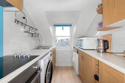 Flat 5, 4 Birdhurst Rise, South Croydon, CR2 7ED