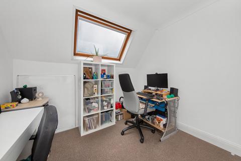 Flat 5, 4 Birdhurst Rise, South Croydon, CR2 7ED