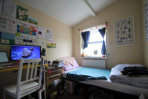 5 bedroom terraced house to rent, Hurst Street, Cowley