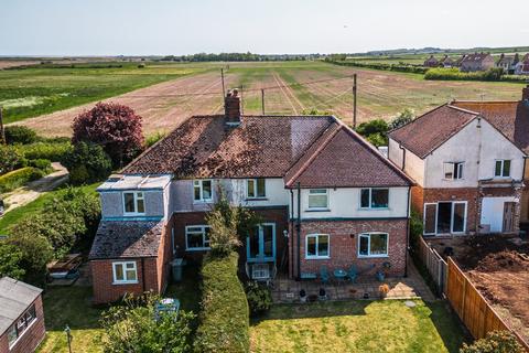 4 bedroom semi-detached house for sale - Thornham