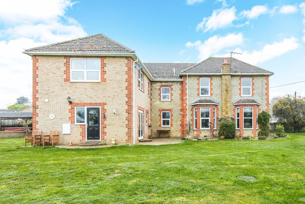 Brookville 4 bed detached house for sale £600,000