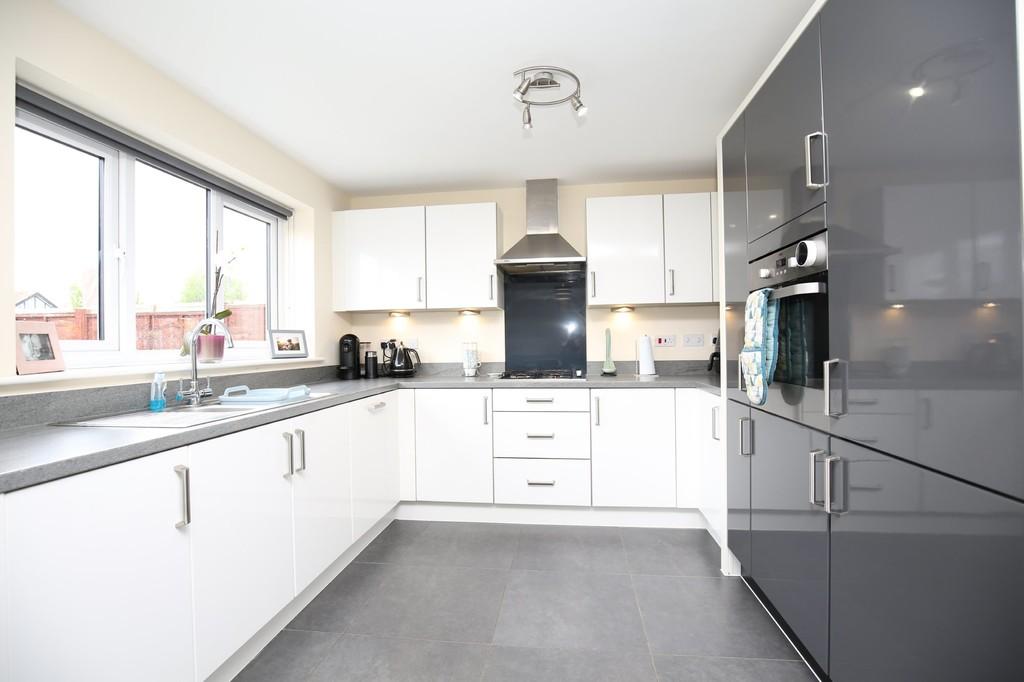 Chetwynd Drive, Grendon 4 bed detached house £359,950