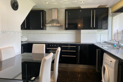 2 bedroom apartment to rent, Caledonia Road, New Gorbals