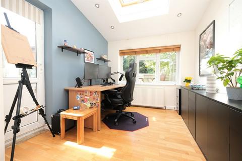 122 Chelsfield Lane, Orpington, BR5 4PZ