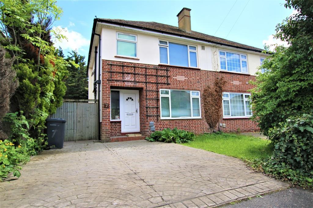 Colnbrook 4 bed semidetached house for sale £550,000