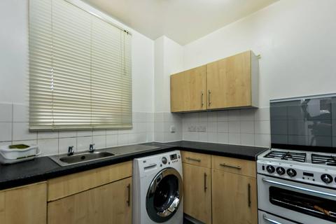 2 bedroom flat for sale, Dog Kennel Hill Estate, East Dulwich, London, SE22