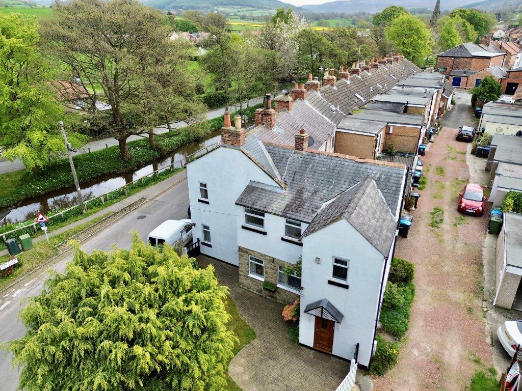 High Street, Swainby, Northallerton, North Yorkshire 3 bed end of terrace house for sale £325,000