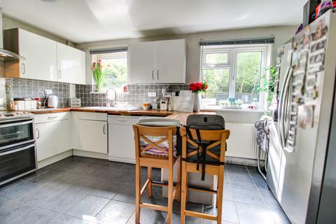 34 Lineacre Close, Grange Park, Swindon, SN5 6DA