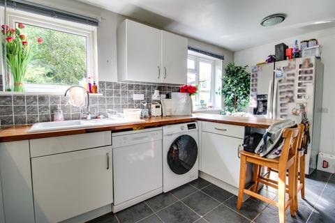 34 Lineacre Close, Grange Park, Swindon, SN5 6DA