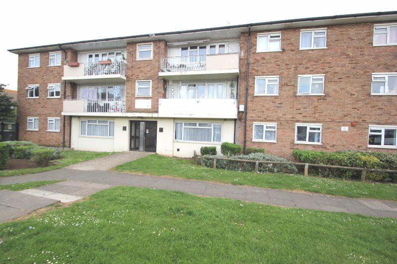 Blyth Avenue, SouthendOnSea 3 bed flat for sale £165,000