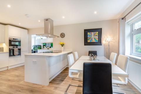 21 The Ridings, Epsom, KT18 5JQ
