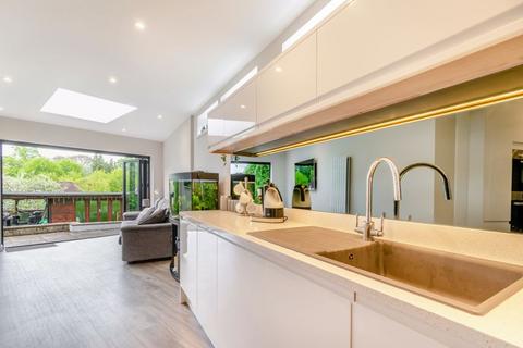 21 The Ridings, Epsom, KT18 5JQ