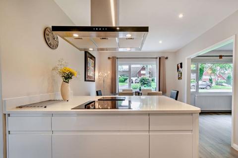 21 The Ridings, Epsom, KT18 5JQ