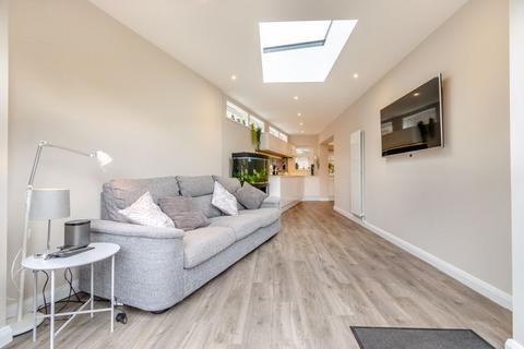 21 The Ridings, Epsom, KT18 5JQ