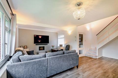 21 The Ridings, Epsom, KT18 5JQ